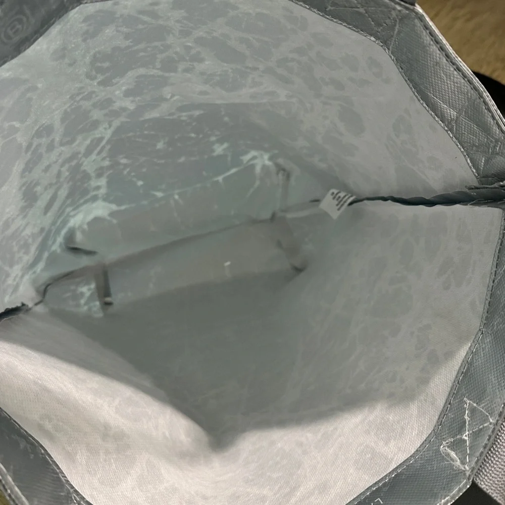 Bundle of 2 Large Reusable Tote Bags- Lululemon and Athleta - Picture 6 of 8